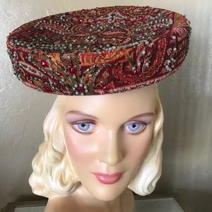 EXQUISITE DESIGNER 1940s' MULTI-COLOR FABRIC & FELT HAT